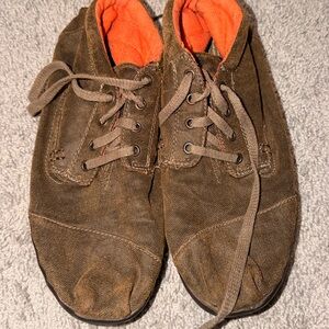 Toms Men's Earthy Canvas Sneakers with Vibrant Interior